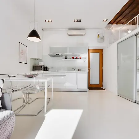 Fine Apartment *